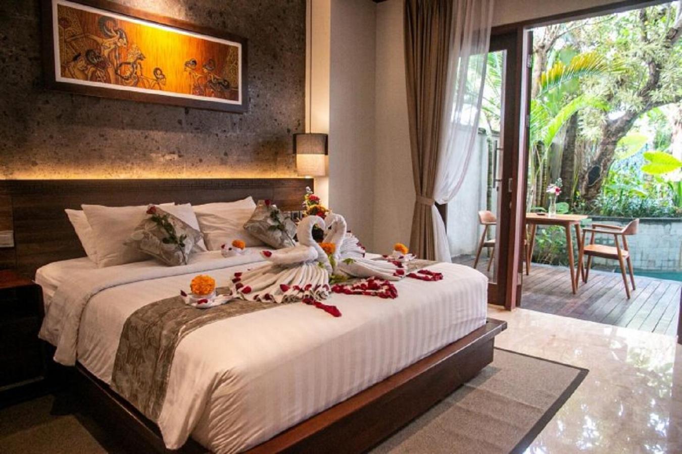 Djabu Seminyak Hotel Denpasar  Exterior photo
