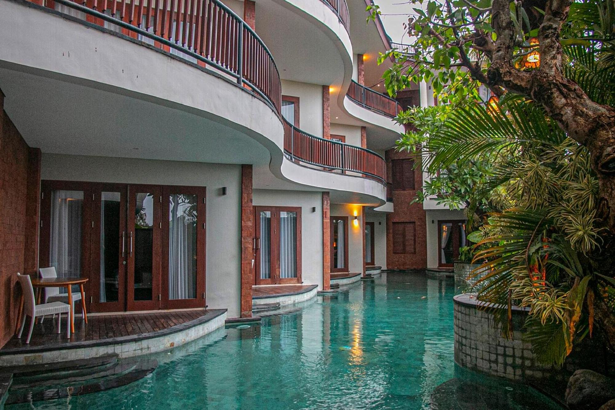 Djabu Seminyak Hotel Denpasar  Exterior photo