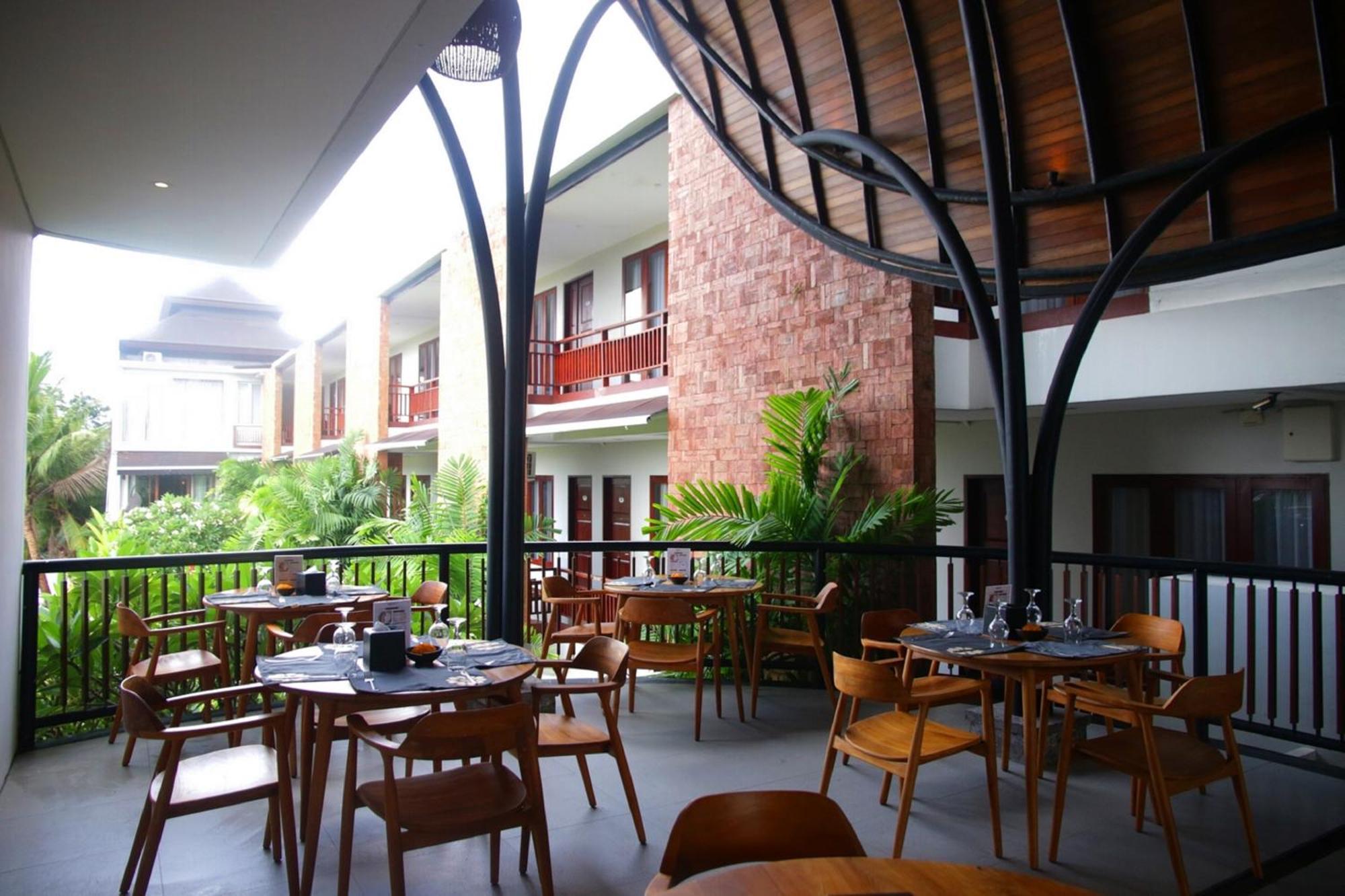 Djabu Seminyak Hotel Denpasar  Exterior photo